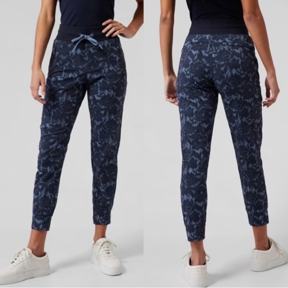 Athleta Blue Floral Trekkie North Printed Jogger Pants embroidered size 8